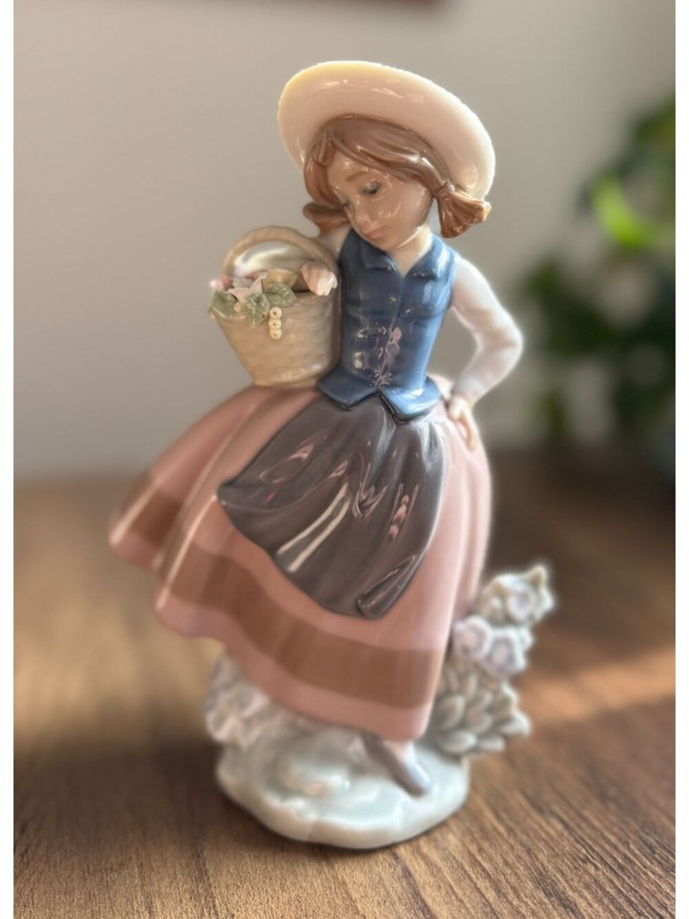 Vintage Lladró "Sweet Scent" Porcelain Figurine Girl With Basket Of Flowers